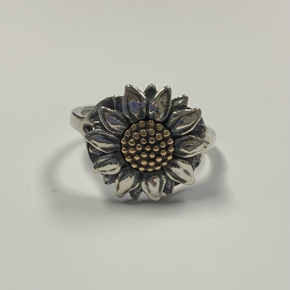 James Avery a wild Sunflower 🌻 ring size 8 1/2